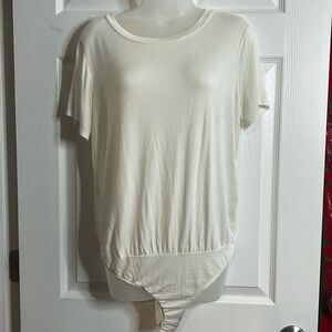 Lulu Basics Off White Body Suit M Short Sleeve Snaps